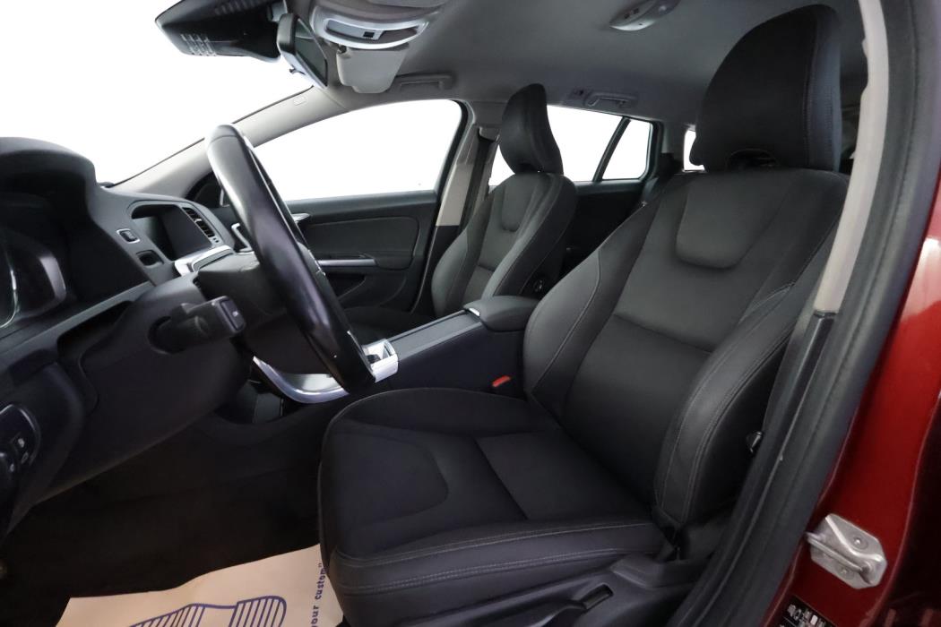 VOLVO V60 2015