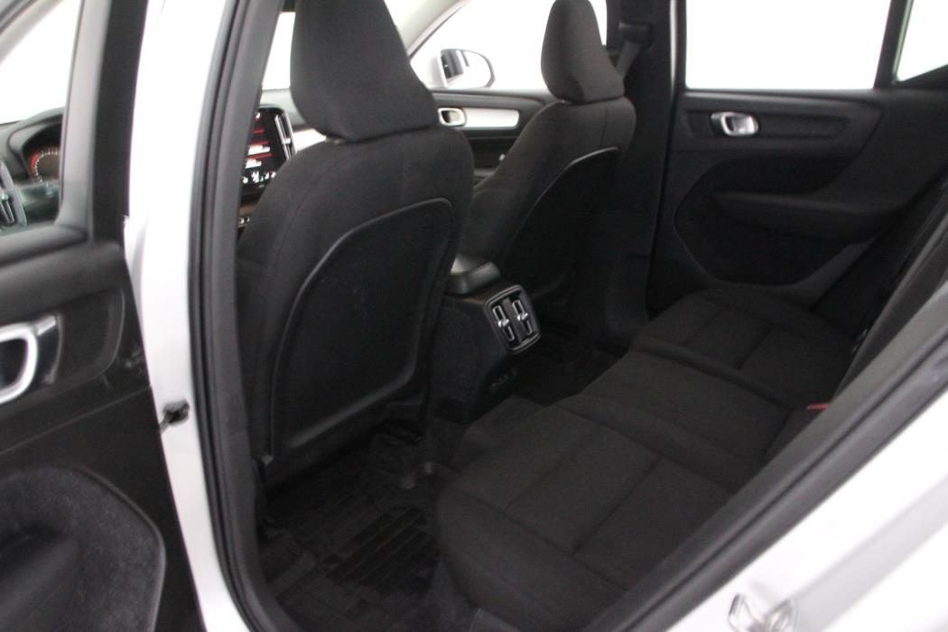 VOLVO XC40 2019
