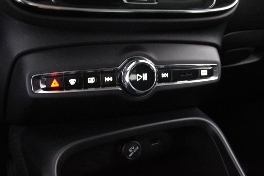 VOLVO XC40 2019