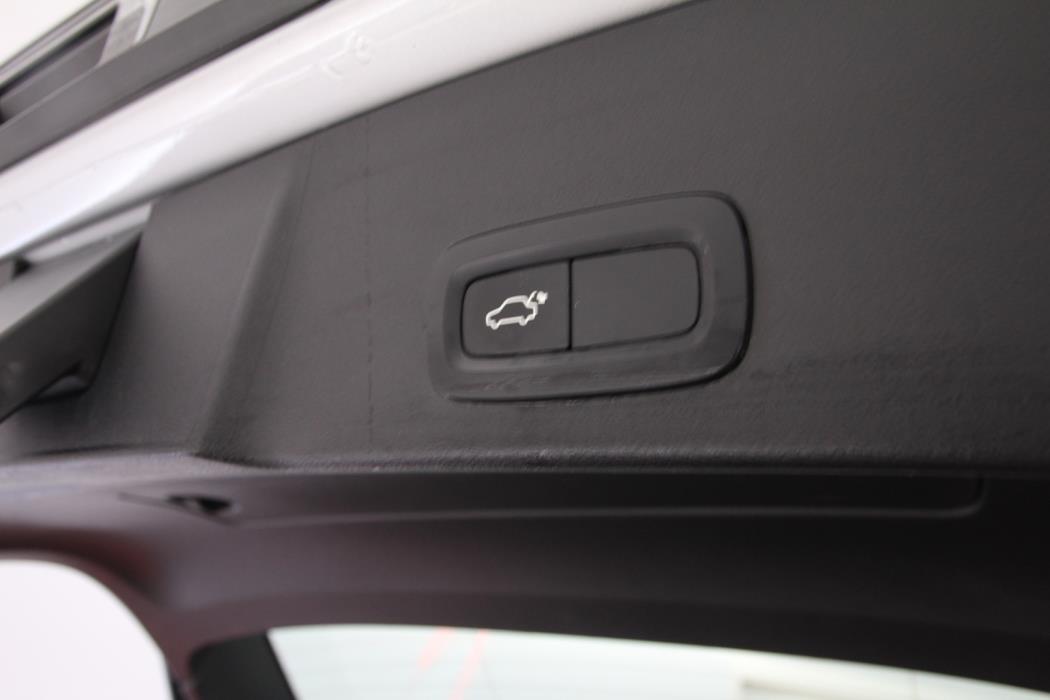 VOLVO XC40 2019