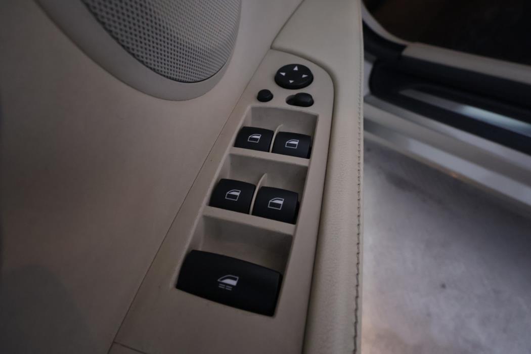 BMW 320 2008