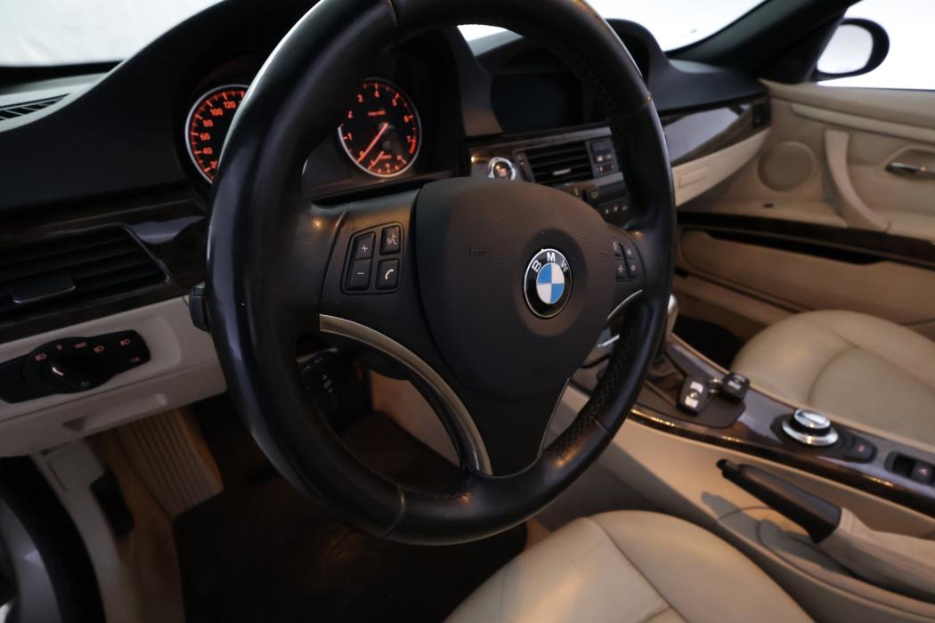 BMW 320 2008