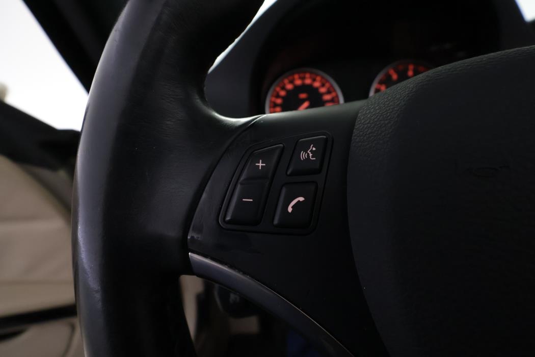 BMW 320 2008