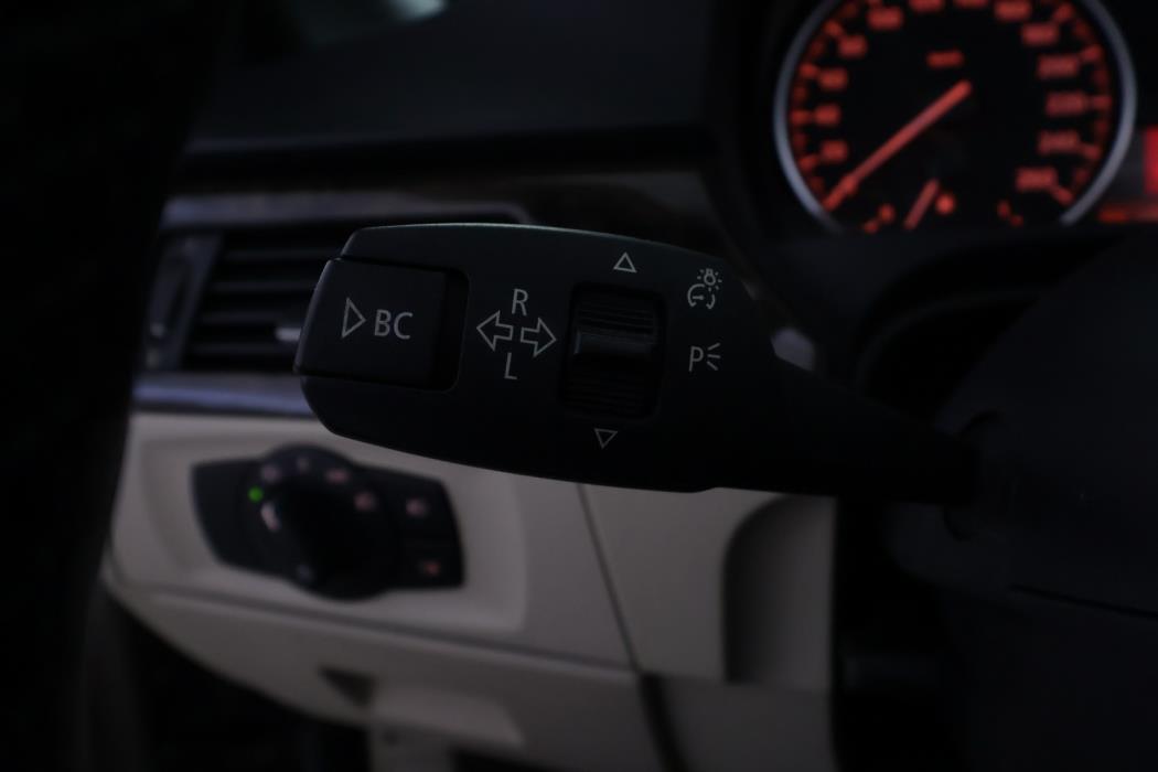 BMW 320 2008