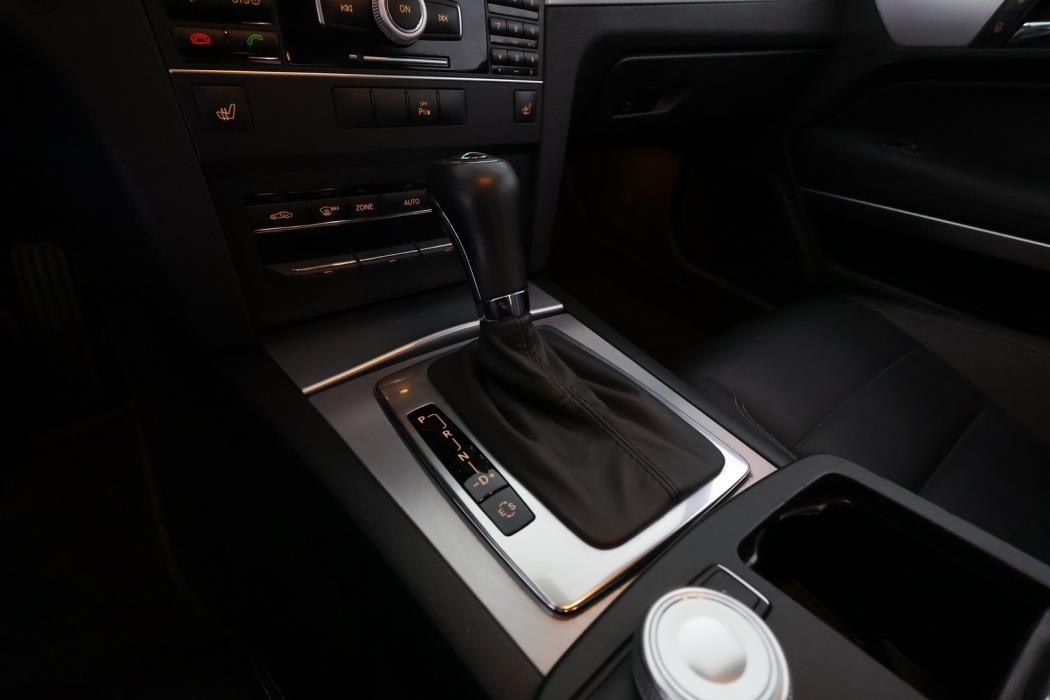 MERCEDES-BENZ E 2010