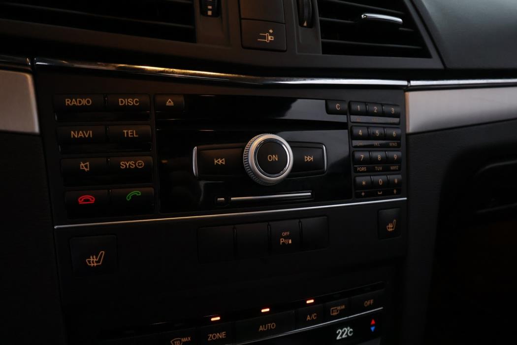 MERCEDES-BENZ E 2010