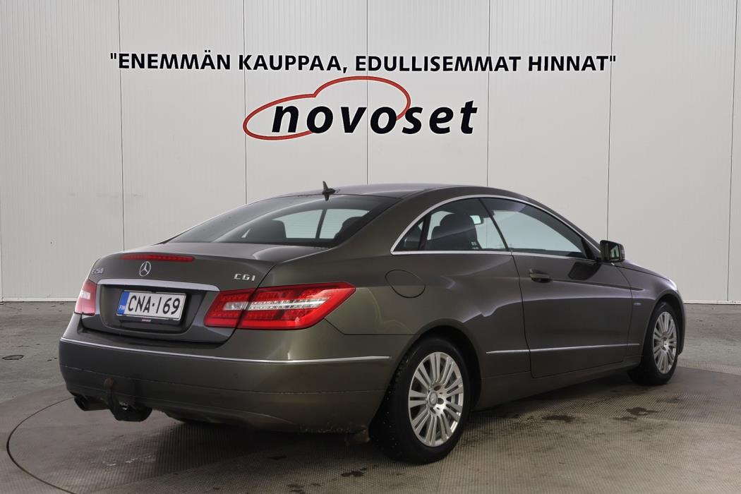 MERCEDES-BENZ E 2010