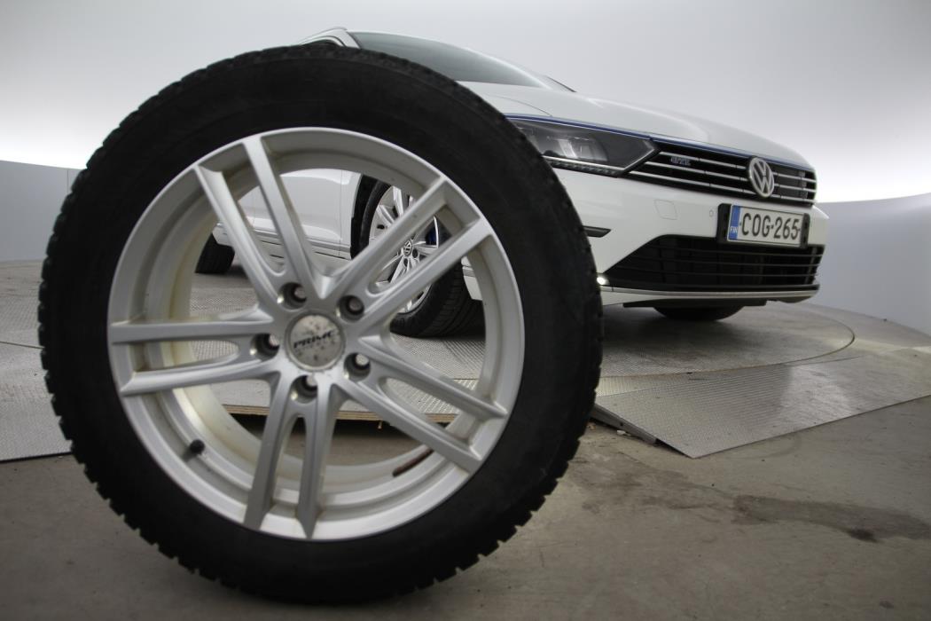 VOLKSWAGEN Passat 2017