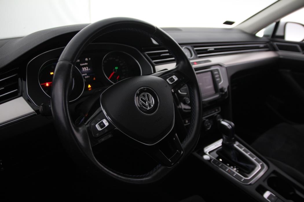 VOLKSWAGEN Passat 2017