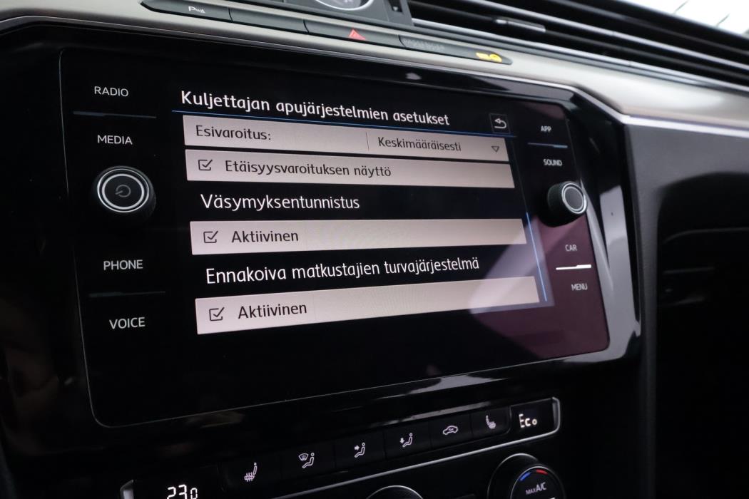 VOLKSWAGEN Passat 2018