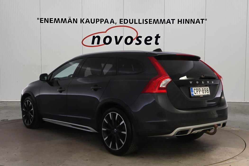 VOLVO V60 Cross Country 2018