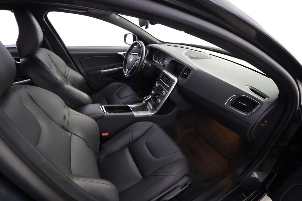 VOLVO V60 Cross Country 2018