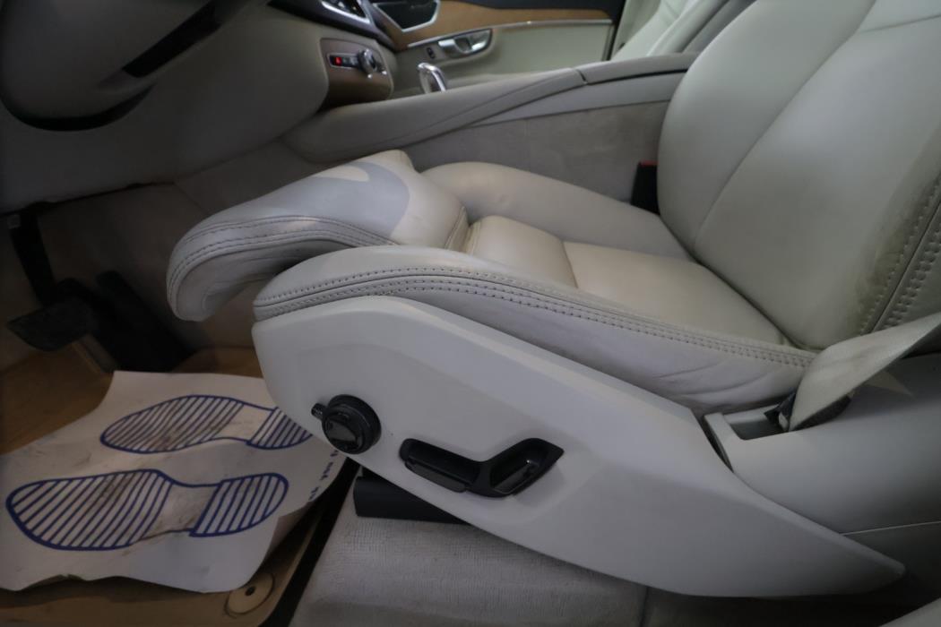VOLVO XC90 2019