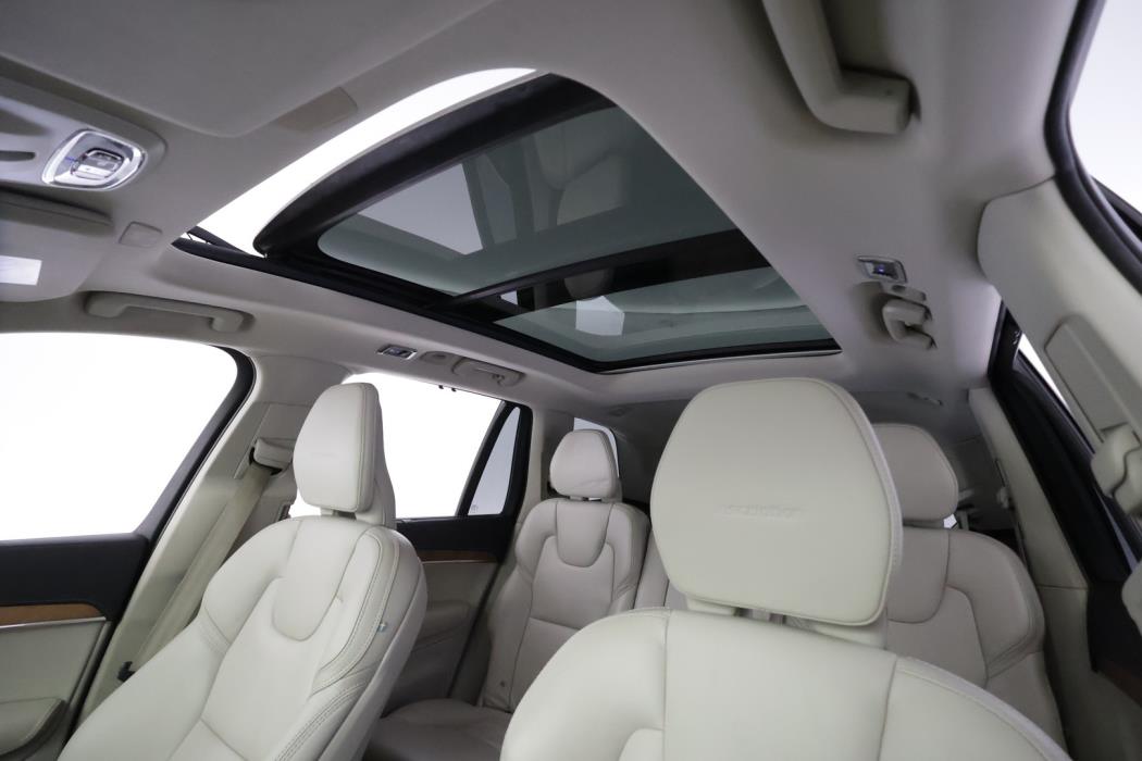 VOLVO XC90 2019
