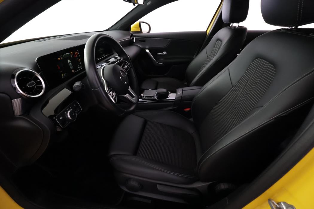 MERCEDES-BENZ A 2021