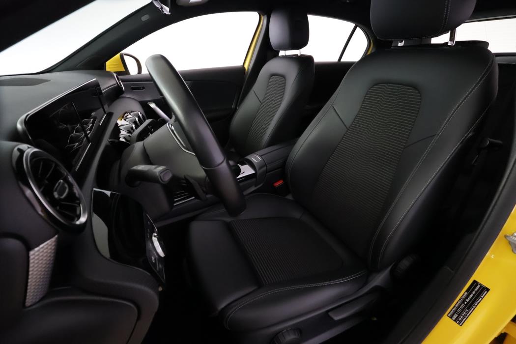 MERCEDES-BENZ A 2021