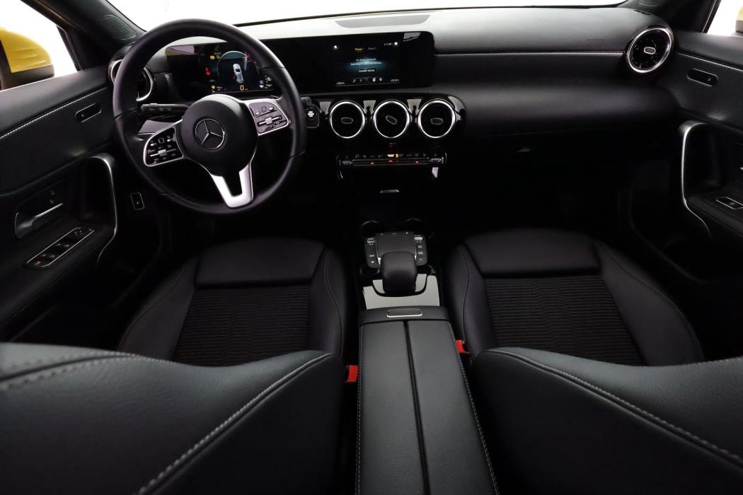 MERCEDES-BENZ A 2021