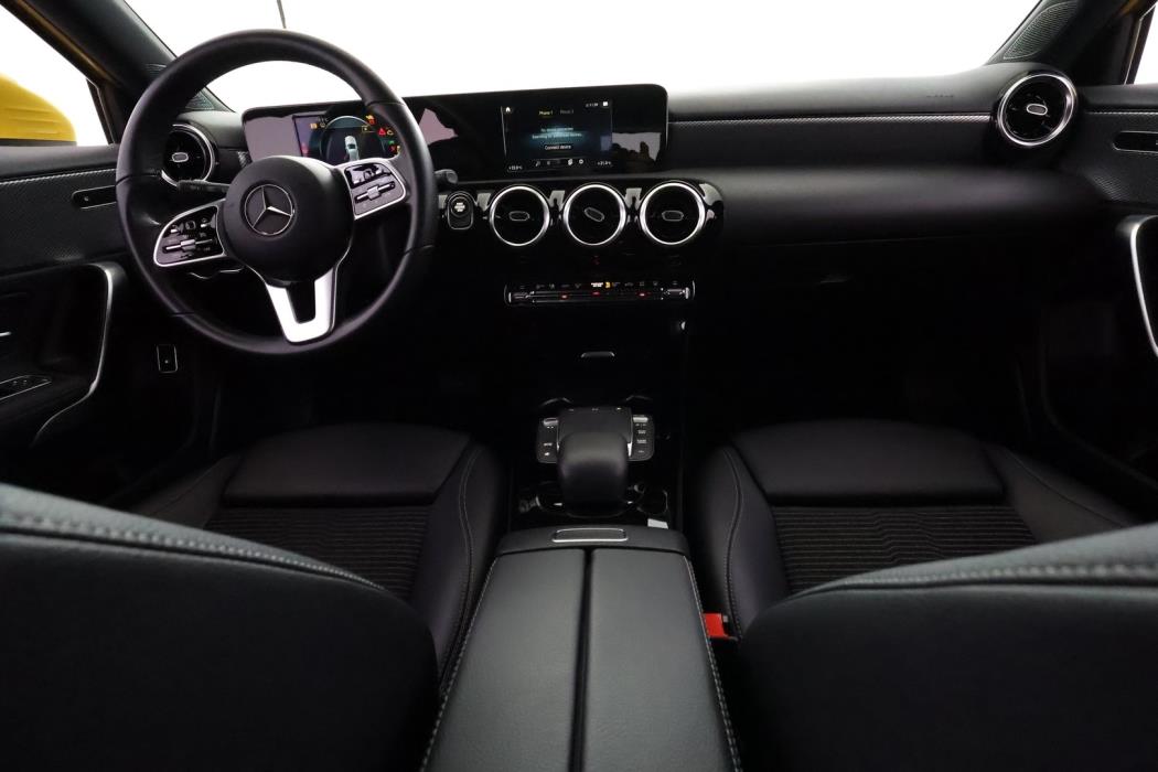 MERCEDES-BENZ A 2021
