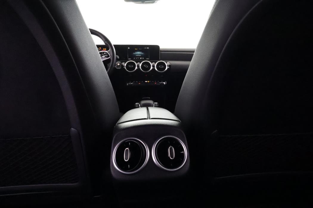 MERCEDES-BENZ A 2021