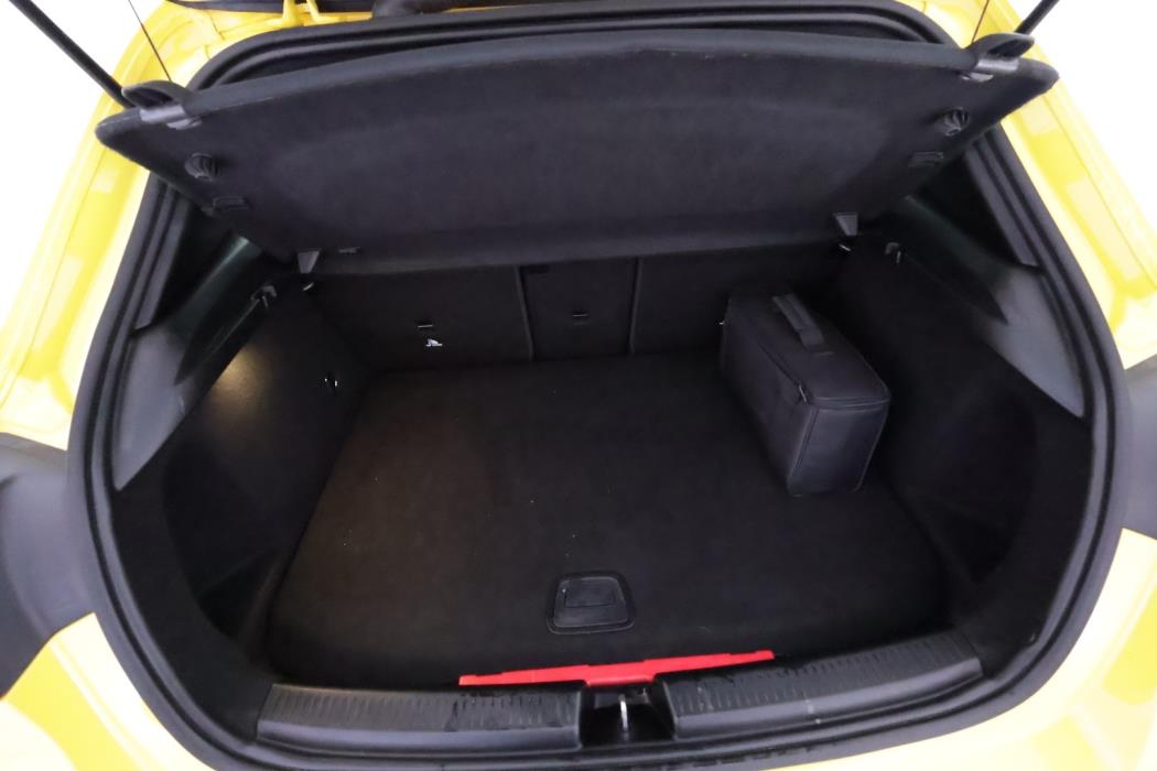 MERCEDES-BENZ A 2021