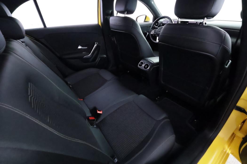 MERCEDES-BENZ A 2021