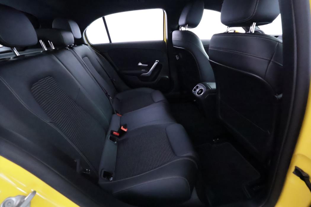 MERCEDES-BENZ A 2021