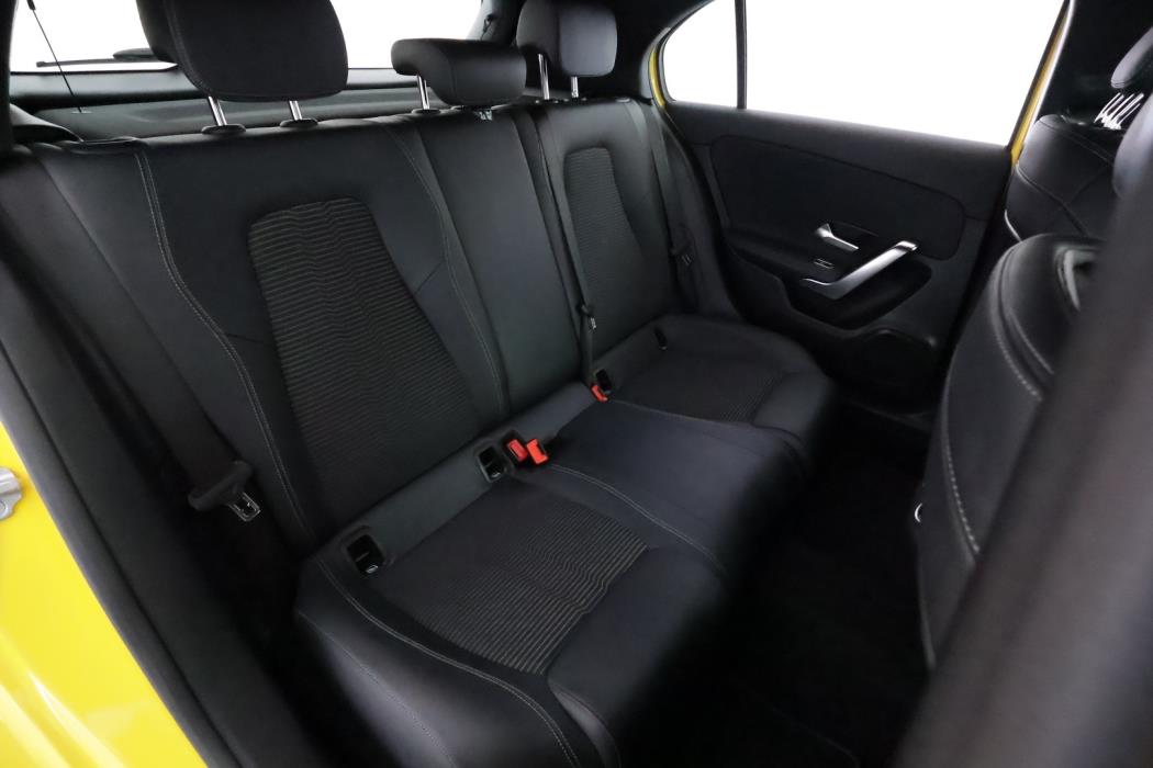MERCEDES-BENZ A 2021