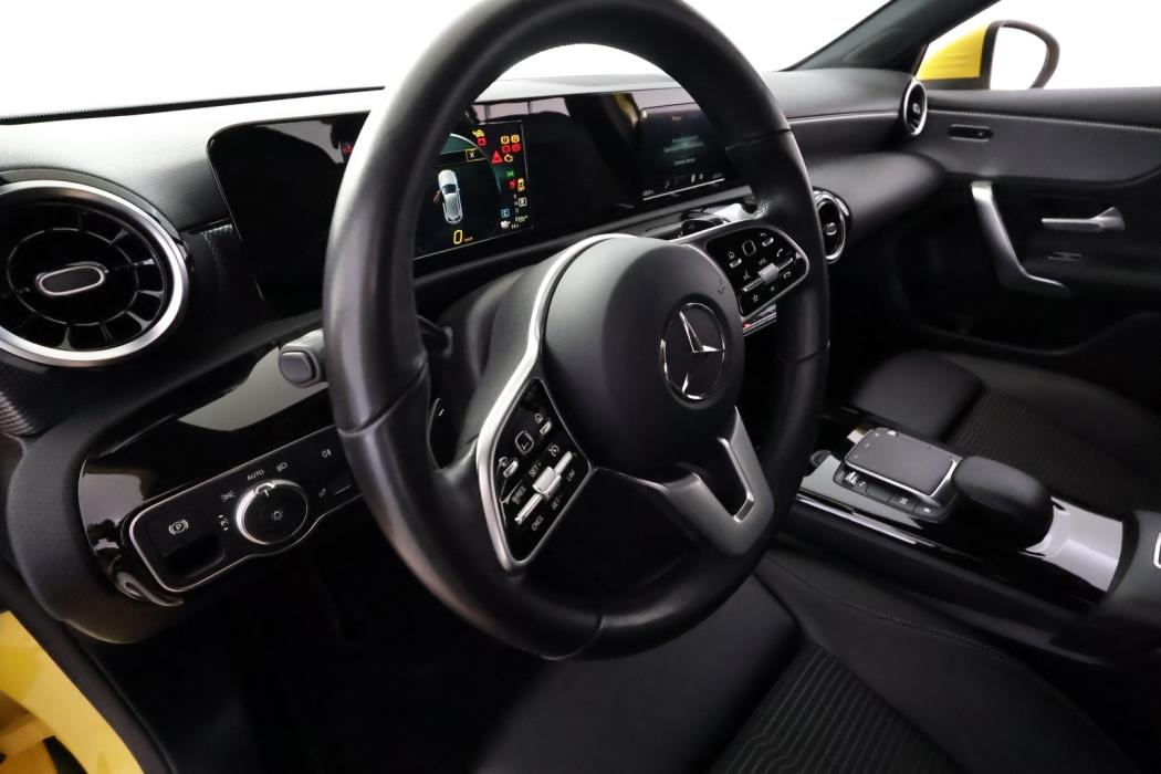 MERCEDES-BENZ A 2021