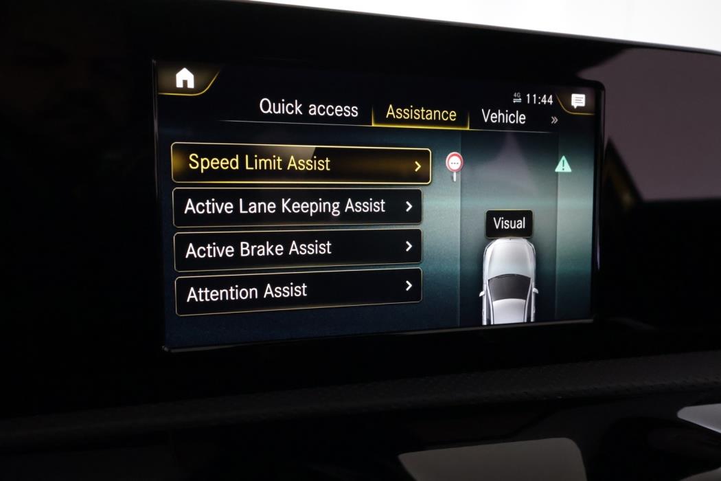 MERCEDES-BENZ A 2021