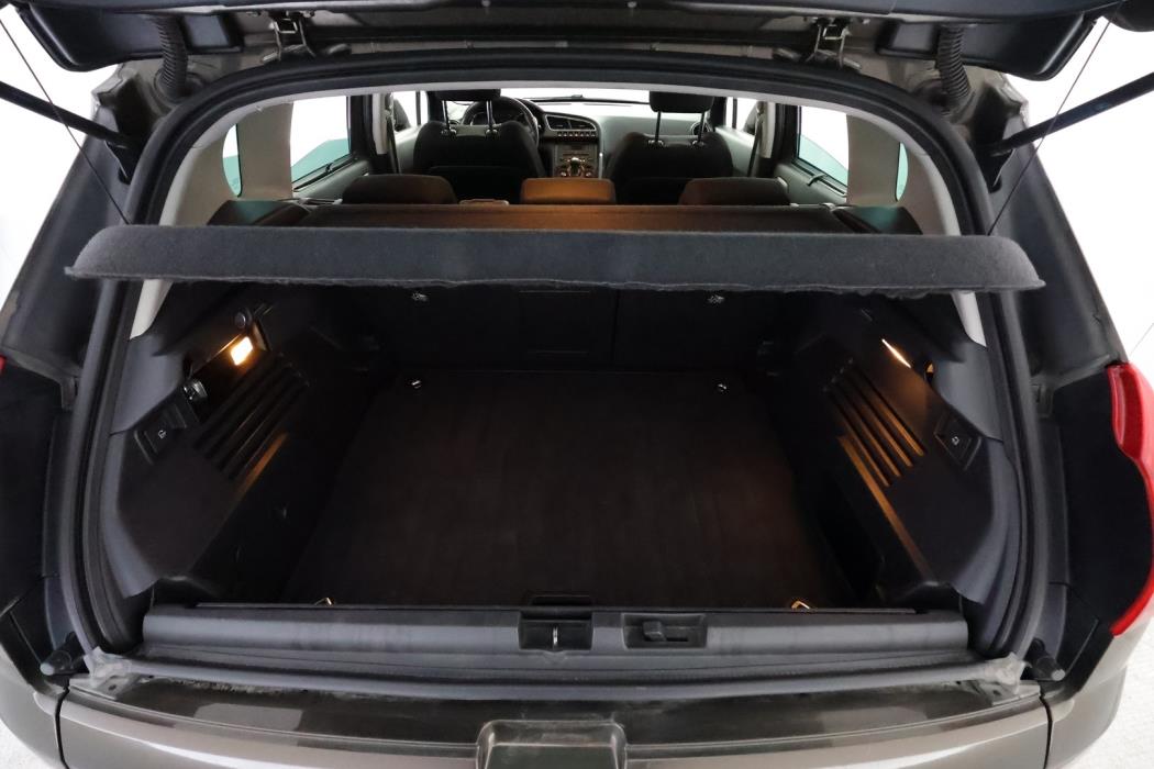 PEUGEOT 3008 2010