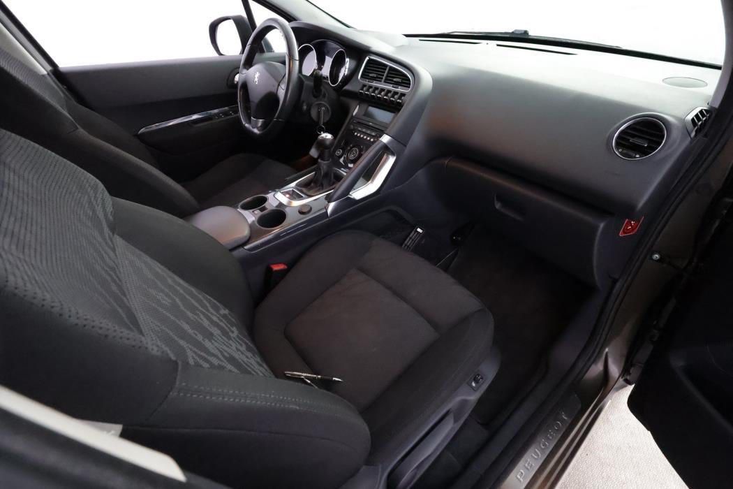 PEUGEOT 3008 2010