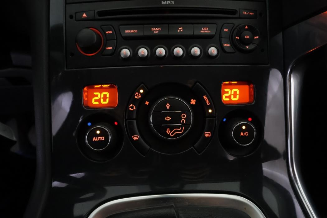 PEUGEOT 3008 2010