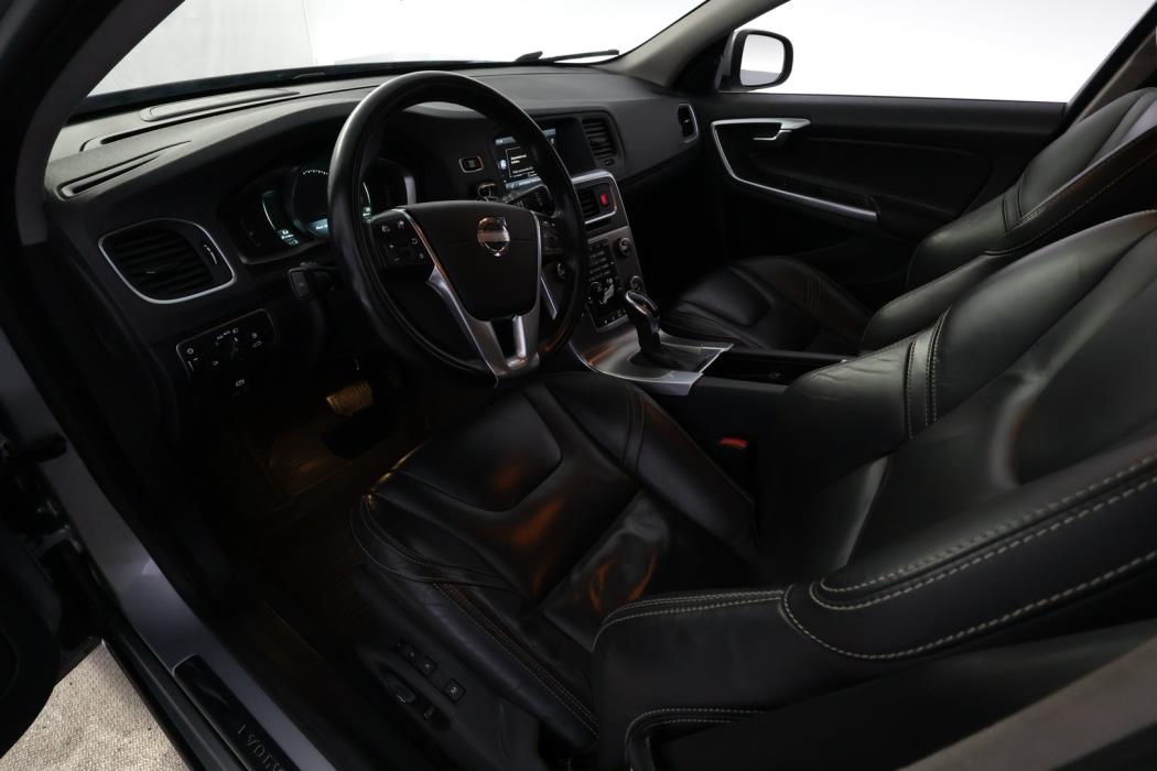 VOLVO V60 2014