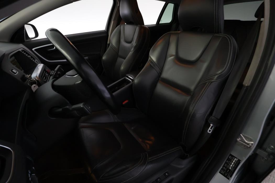 VOLVO V60 2014