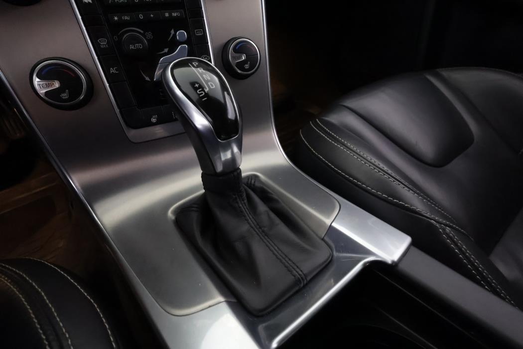 VOLVO V60 2014
