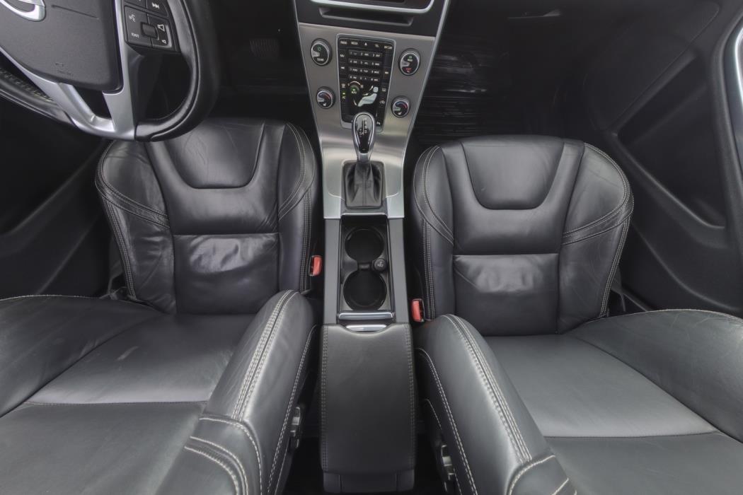 VOLVO V60 2014
