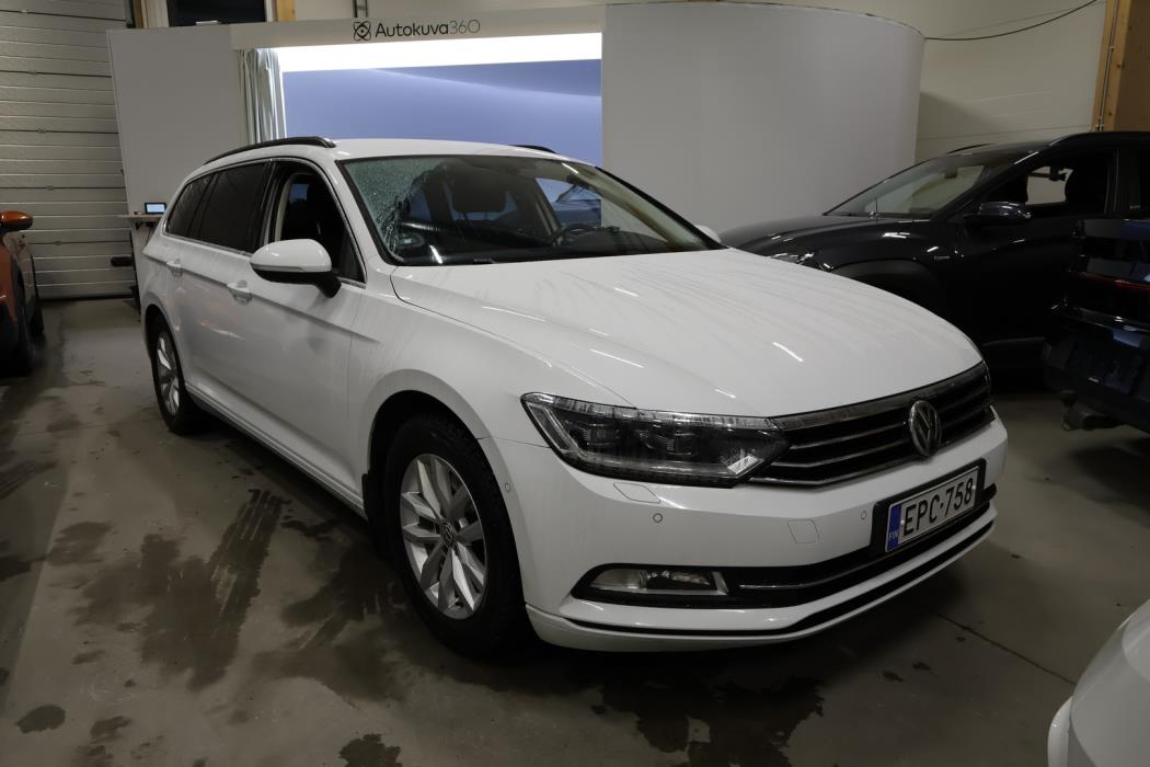 VOLKSWAGEN Passat 2018