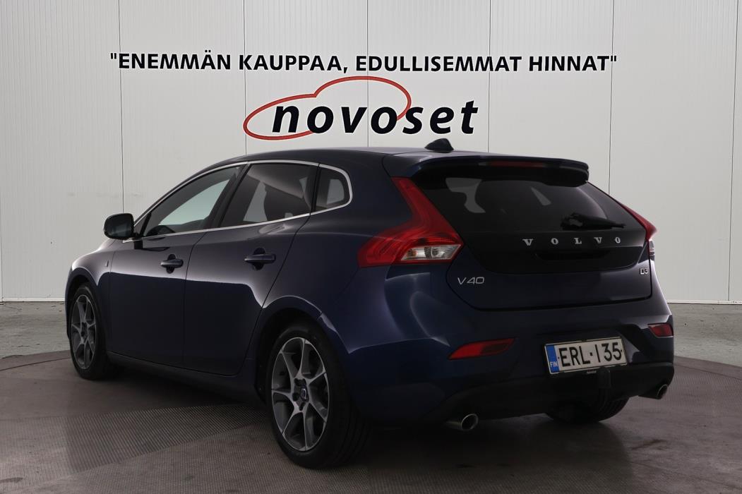 VOLVO V40 2015
