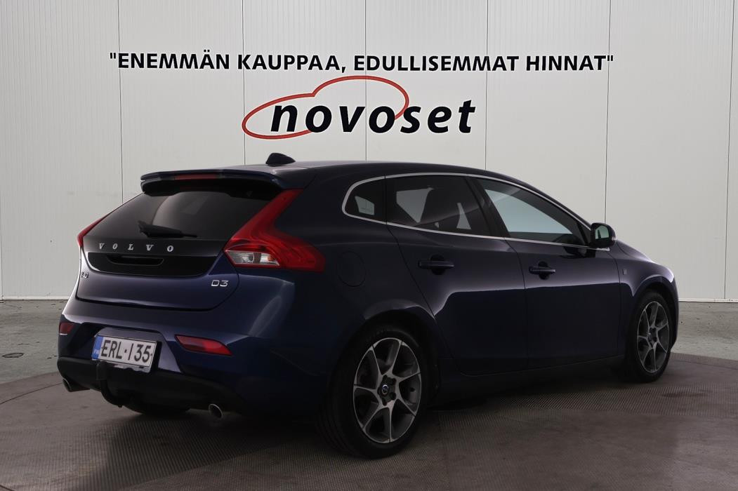 VOLVO V40 2015