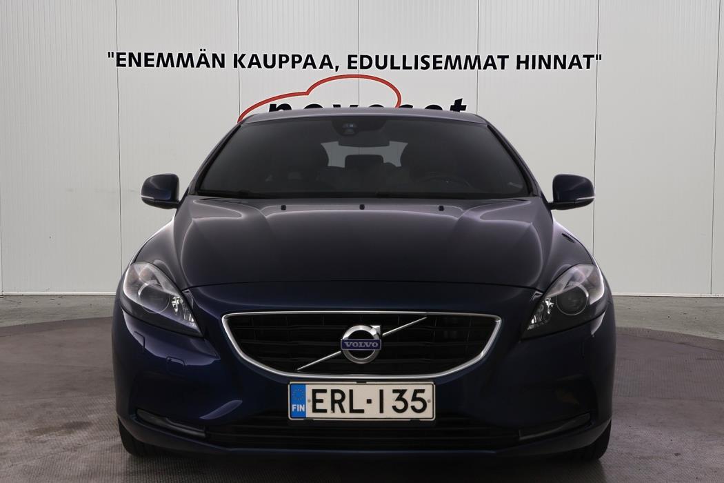 VOLVO V40 2015
