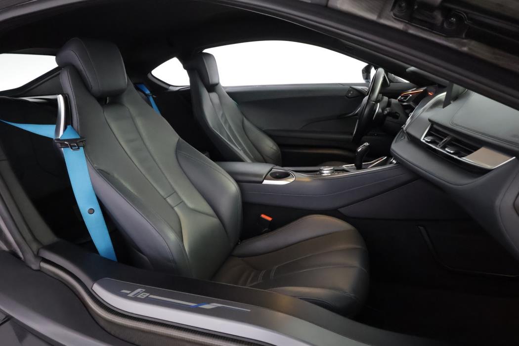 BMW i8 2016