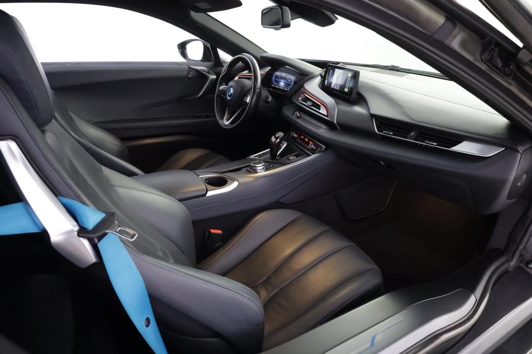 BMW i8 2016