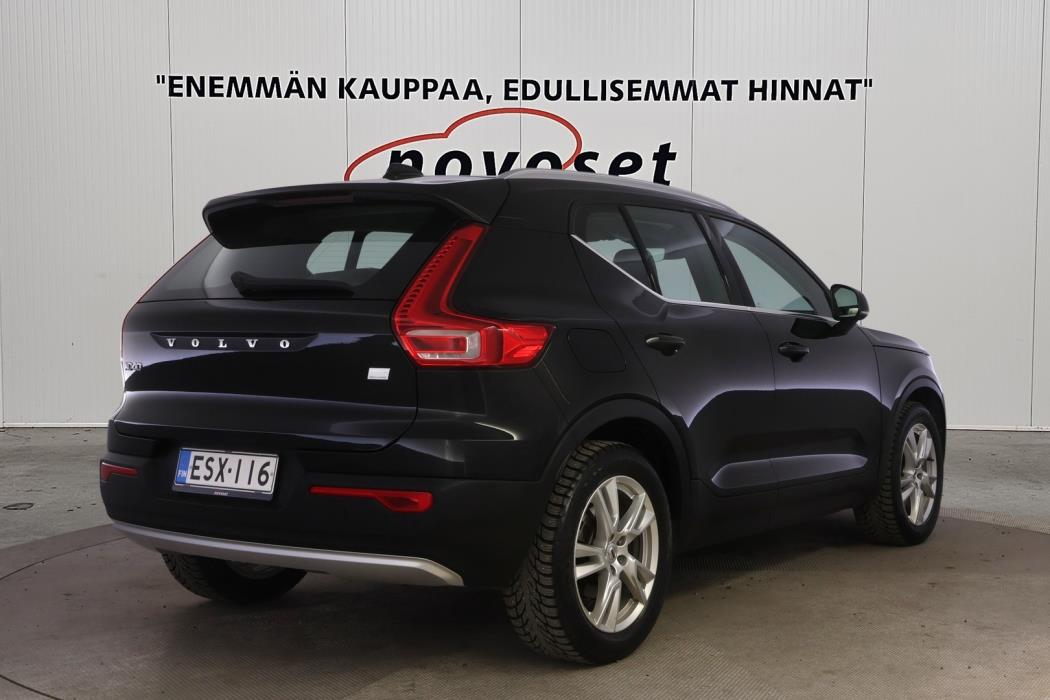 VOLVO XC40 2021