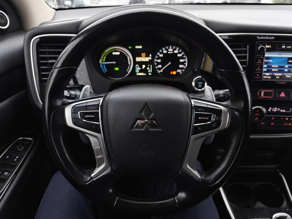 MITSUBISHI Outlander 2016