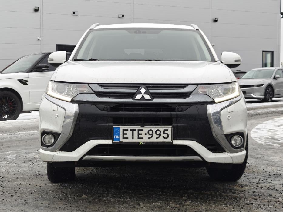 MITSUBISHI Outlander 2016