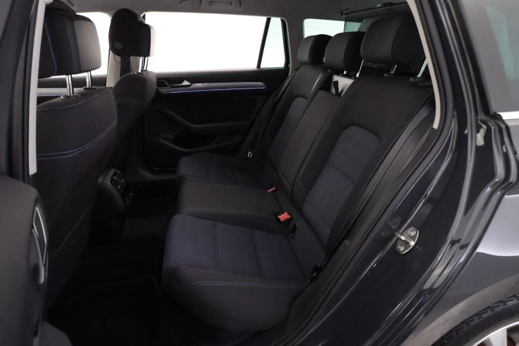 VOLKSWAGEN Passat 2021