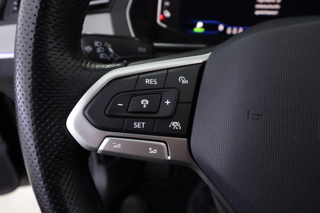 VOLKSWAGEN Passat 2021