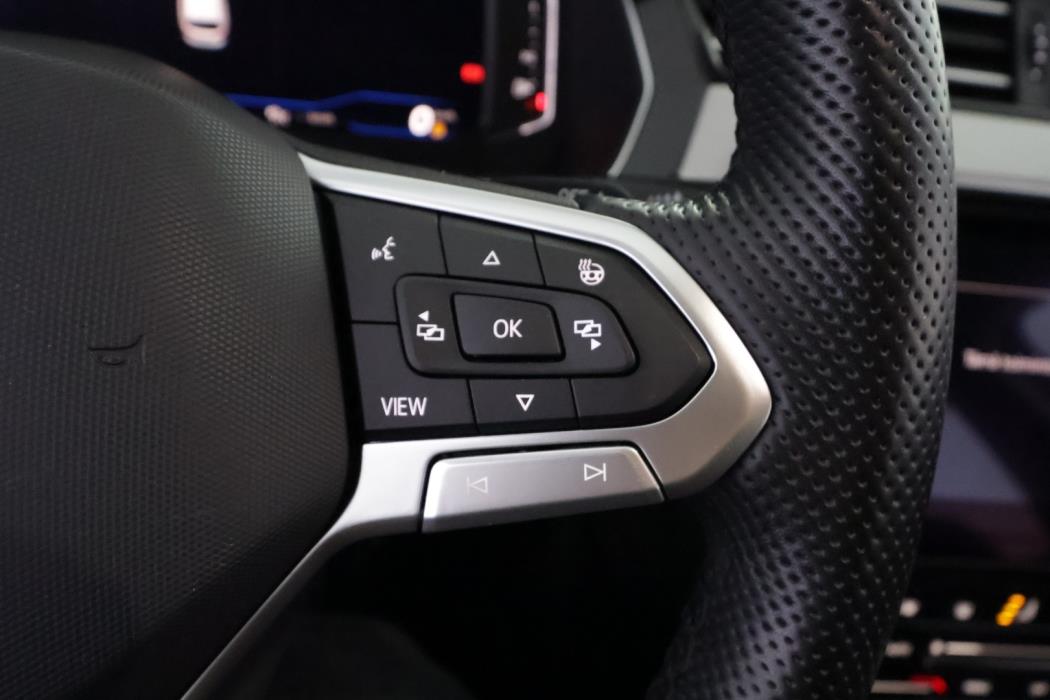 VOLKSWAGEN Passat 2021