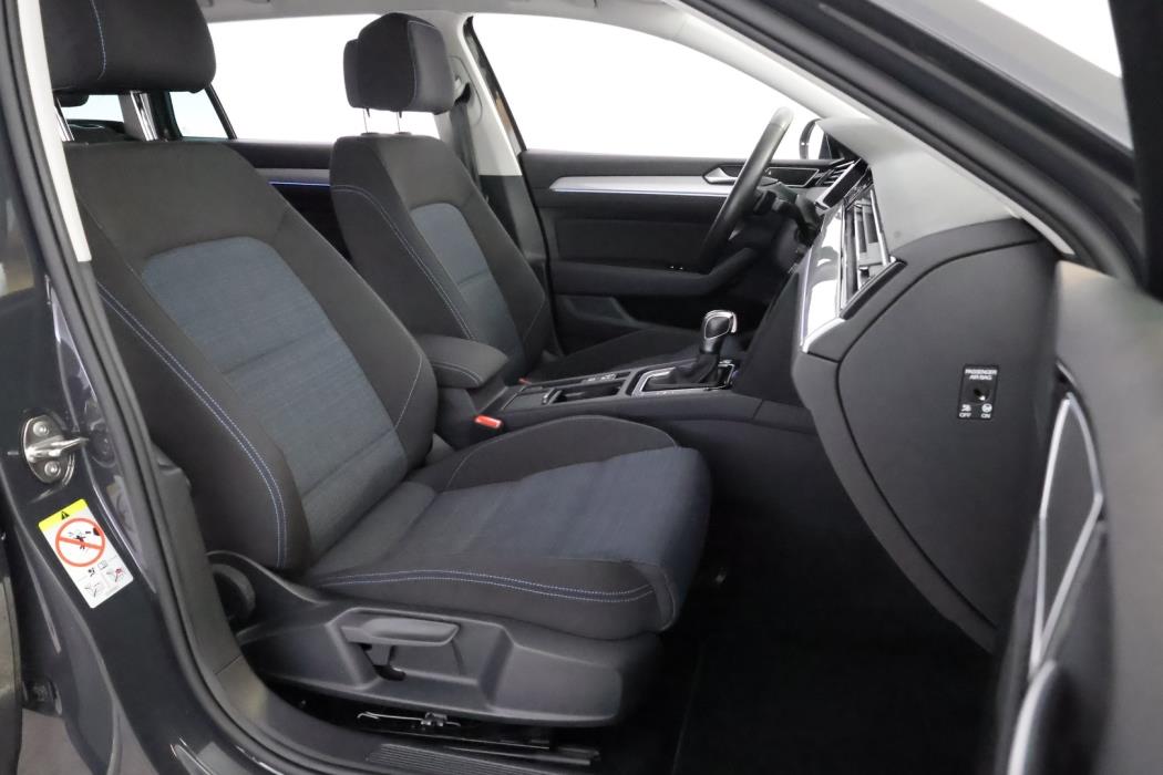 VOLKSWAGEN Passat 2021