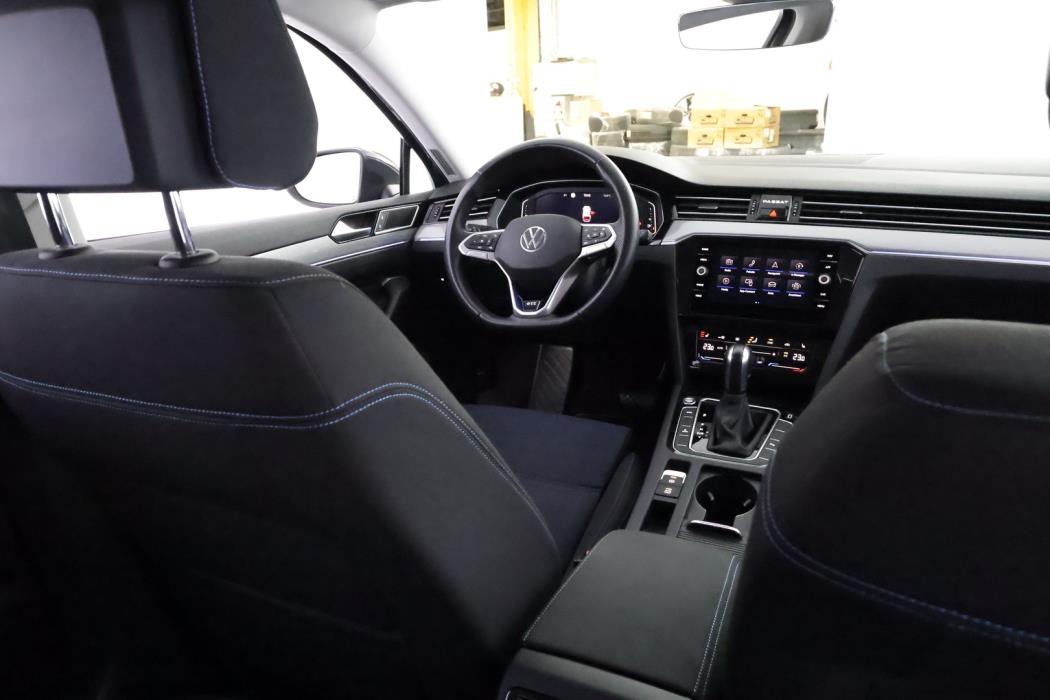 VOLKSWAGEN Passat 2021